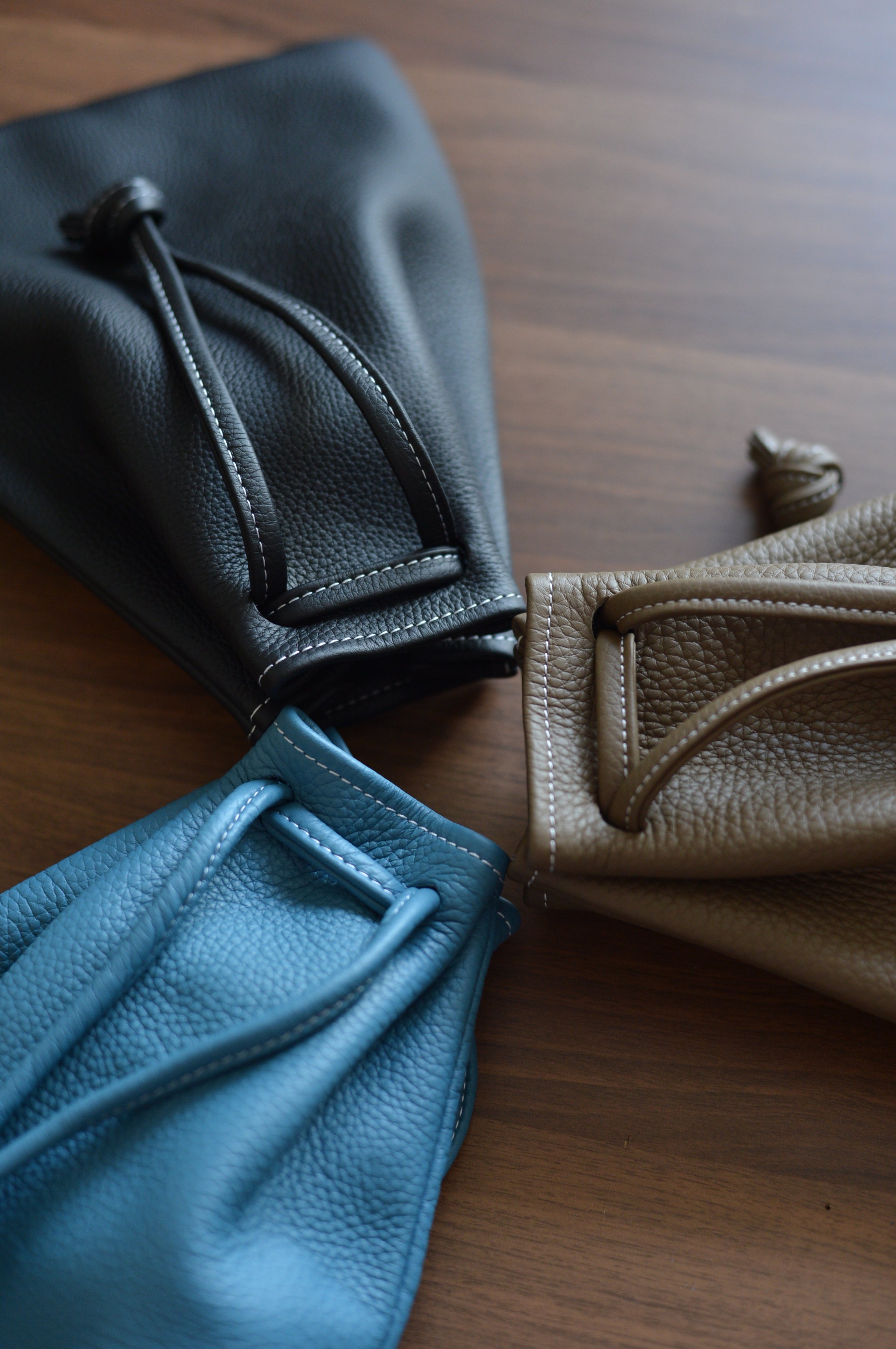 ☆希少美品☆ SLOW＆CO BEAMS 巾着バッグ 極美品 レザー 牛革 ☆希少美品☆ SLOW＆CO BEAMS 巾着バッグ 極美品 レザー 牛革 BEAMS